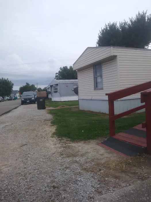 Maplewood Mobile Home Park Picture 7