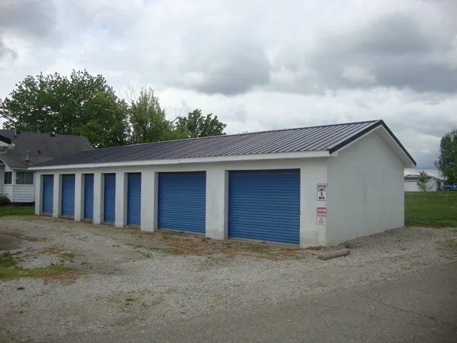 Maplewood Mobile Home Park Picture 2