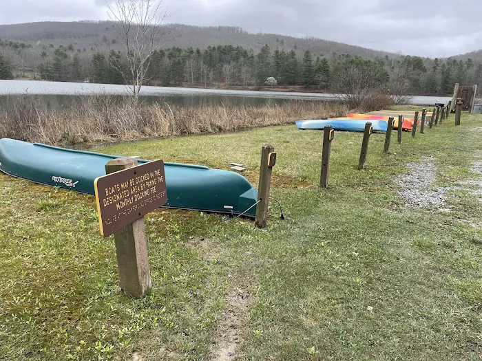 Moncove Campground at Moncove Lake Picture 4