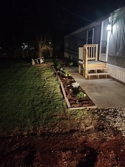 Oakwood Mobile & RV Estates Picture 9