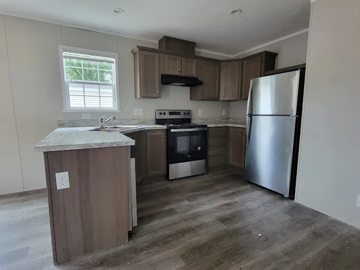 Sundale Manufactured Home Community Picture 7