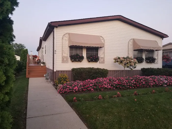 Maple Brook Mobile Home Park Picture 4