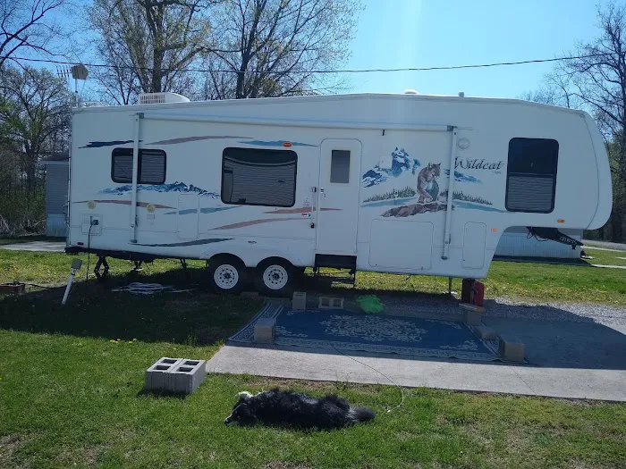 Trail A Way Mobile Home & RV Park Picture 9