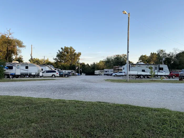 Vincennes RV Park Picture 4