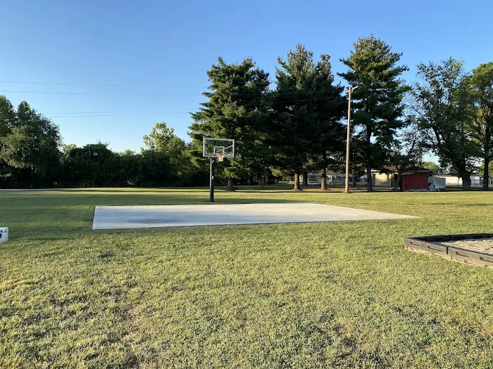 Vincennes RV Park Picture 2