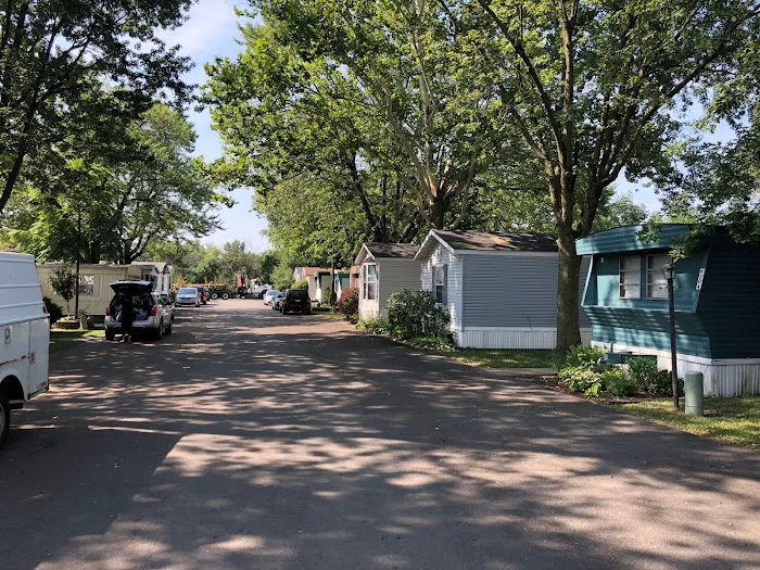 Valley Oaks Mobile Home Park Picture 3