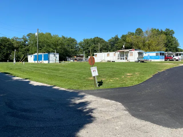 Julian Estates Mobile Home Park Picture 2