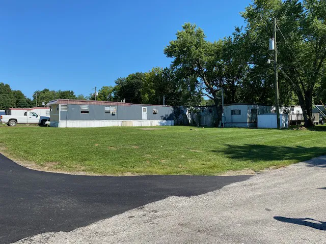 Julian Estates Mobile Home Park Picture 3