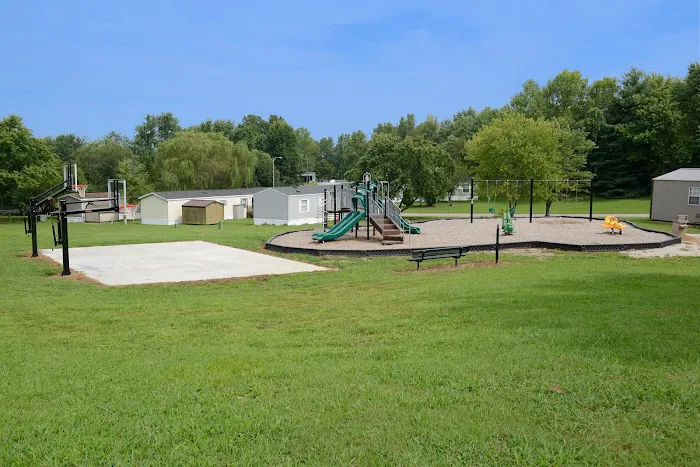 Pinecrest Pointe Mobile Home Park Picture 9