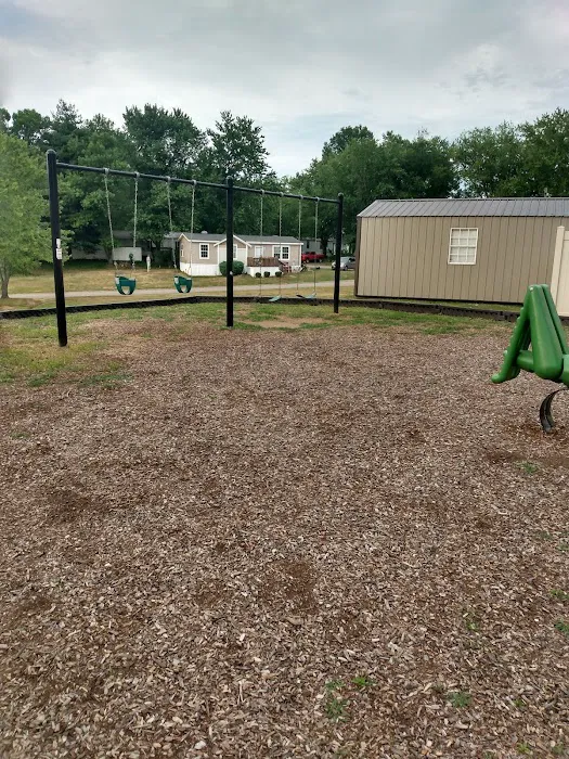 Pinecrest Pointe Mobile Home Park Picture 6