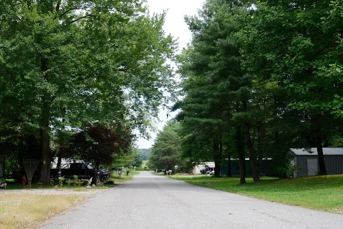 Pinecrest Pointe Mobile Home Park Picture 3