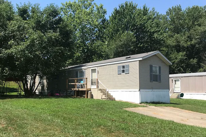 Pinecrest Pointe Mobile Home Park Picture 5