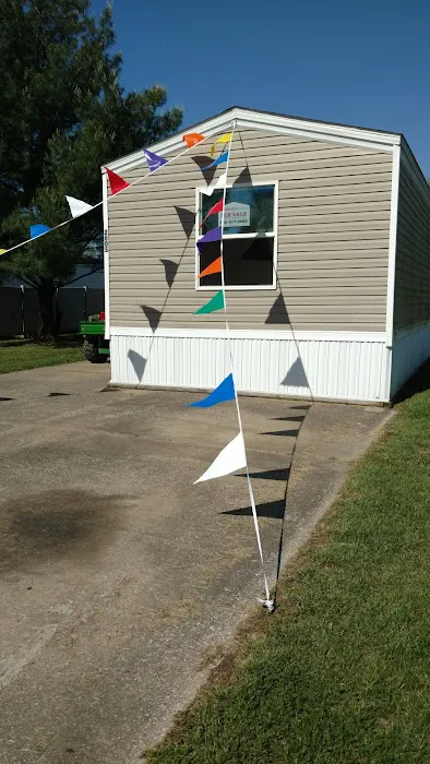 Waterford Pointe Mobile Home Park Picture 4
