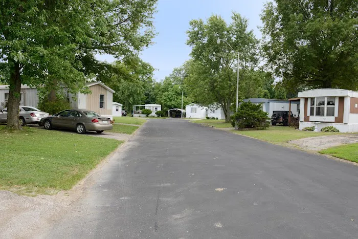 Carolina Pointe Mobile Home Park Picture 5