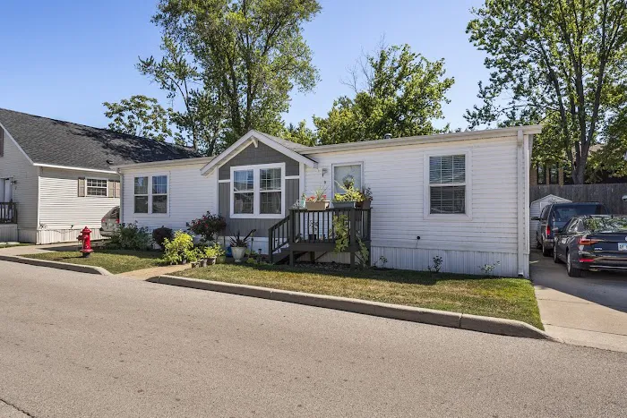 Sunset Village Manufactured Housing Picture 3