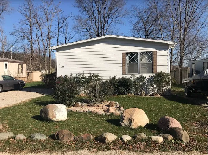 Green Tree Mobile Home Park Picture 3