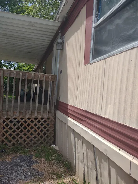 Margarets Hi-Acre Mobile Home Park Picture 5