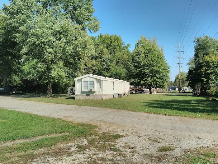Russell Mobile Home Park Picture 4