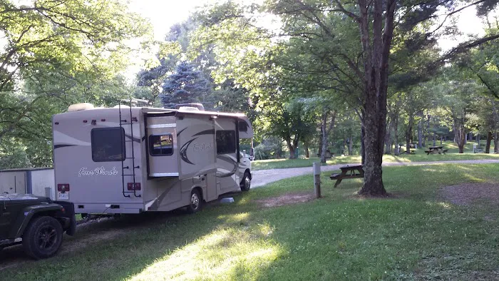 Hillview Acres Campground Picture 2