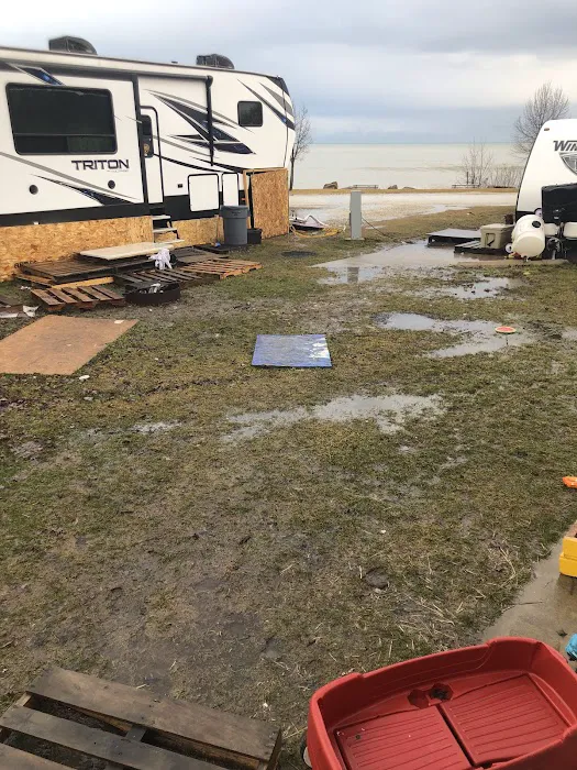 MWR Navy Great Lakes RV Campground Picture 9