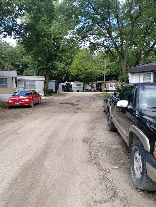 Ottawa Estates Mobile Home Park Picture 3