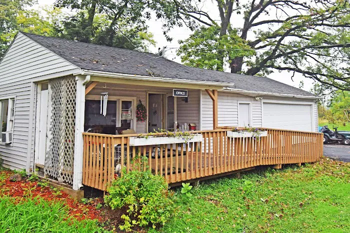 Royal Oaks Mobile Home Park Picture 8