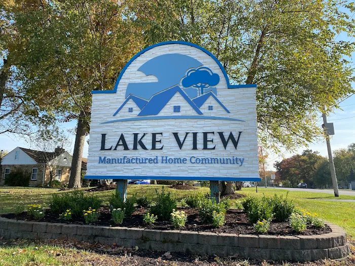 Lakeview Manufactured Home Community Picture 4