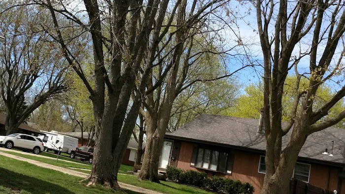 Mendota Mobile Home Community Picture 8