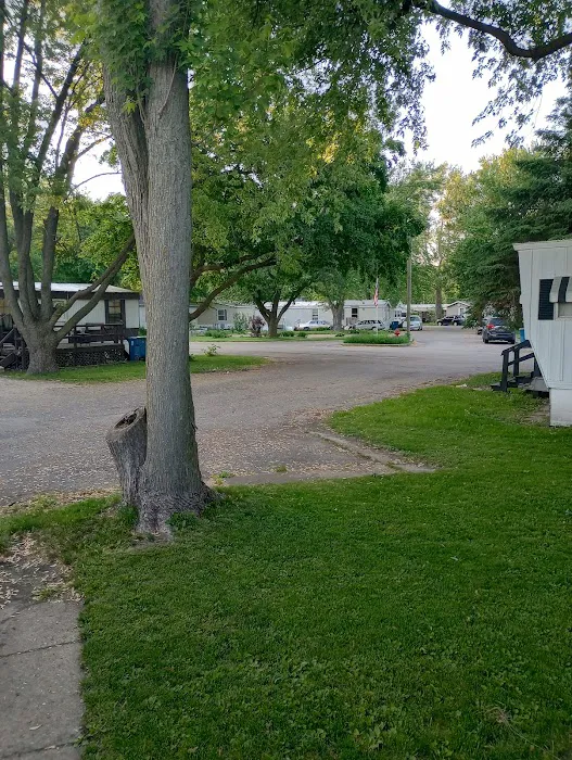 Mendota Estates Mobile Home Park Picture 5