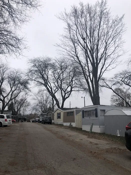 Kenosha Mobile Home Park Picture 7