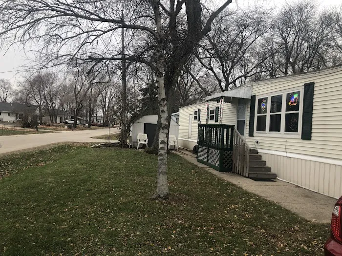 Kenosha Mobile Home Park Picture 8