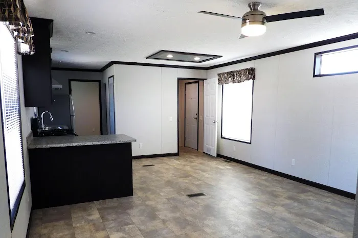 Meadows of Bloomington Manufactured Housing Community Picture 3