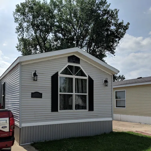 Meadows of Bloomington Manufactured Housing Community Picture 8