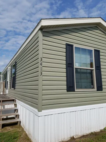Meadows of Bloomington Manufactured Housing Community Picture 4