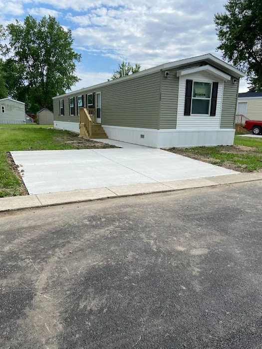 Rolling Green Estates Picture 2
