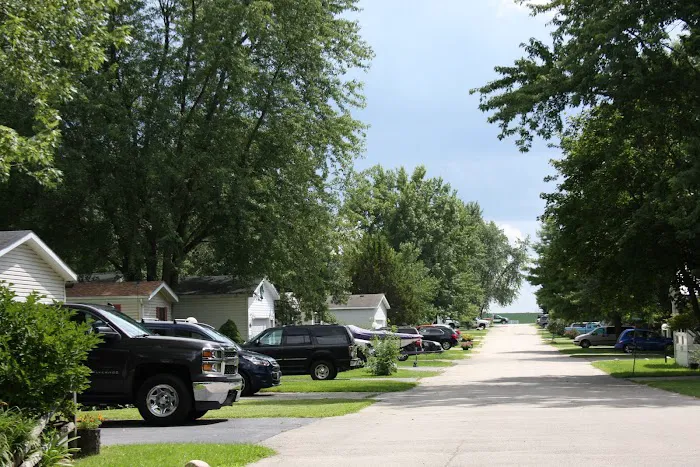 Oak Lawn Estates Picture 4