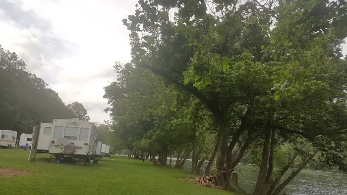Larry's Landing Campground Picture 4