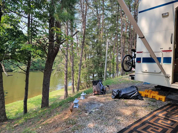 Paradise Lake and Campground Picture 10