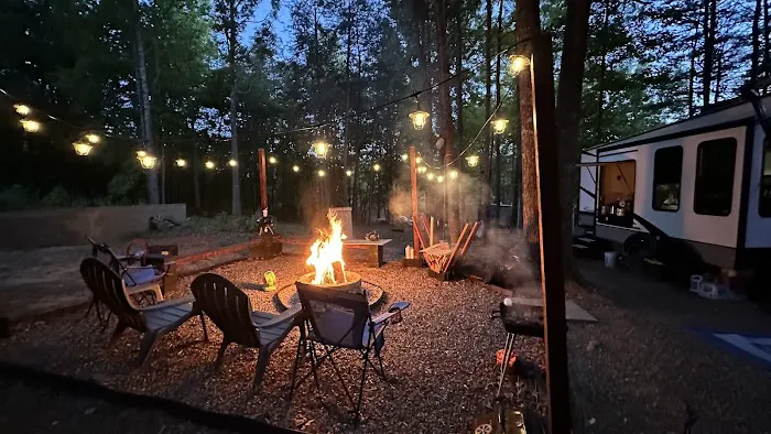 Paradise Lake and Campground Picture 2