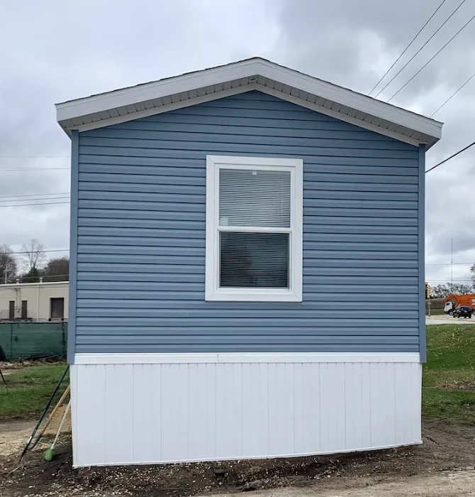 Maple Leaf Mobile Home Park Picture 5