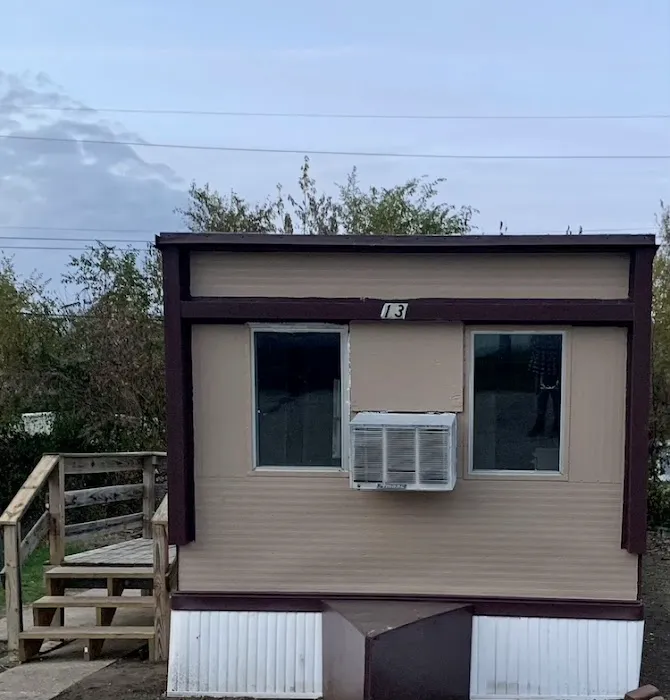 Maple Leaf Mobile Home Park Picture 4