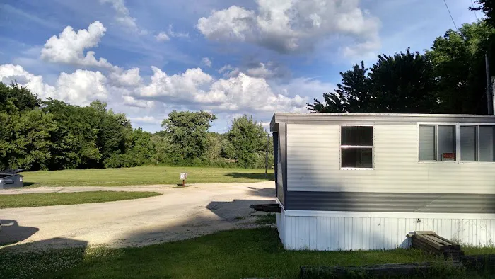 Riverview Mobile Home & 5th Wheel Travel Trailer Site Park Picture 5