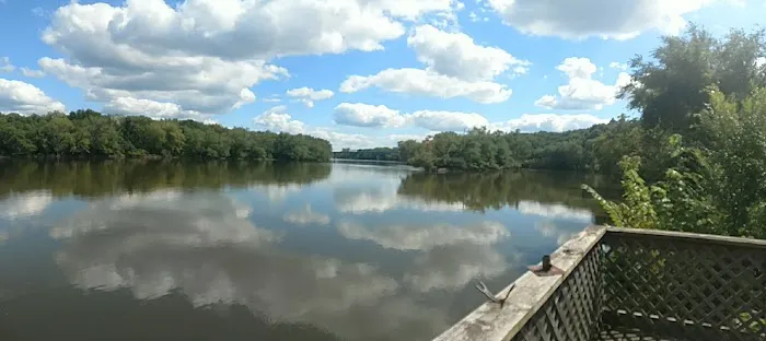 Riverview Mobile Home & 5th Wheel Travel Trailer Site Park Picture 2