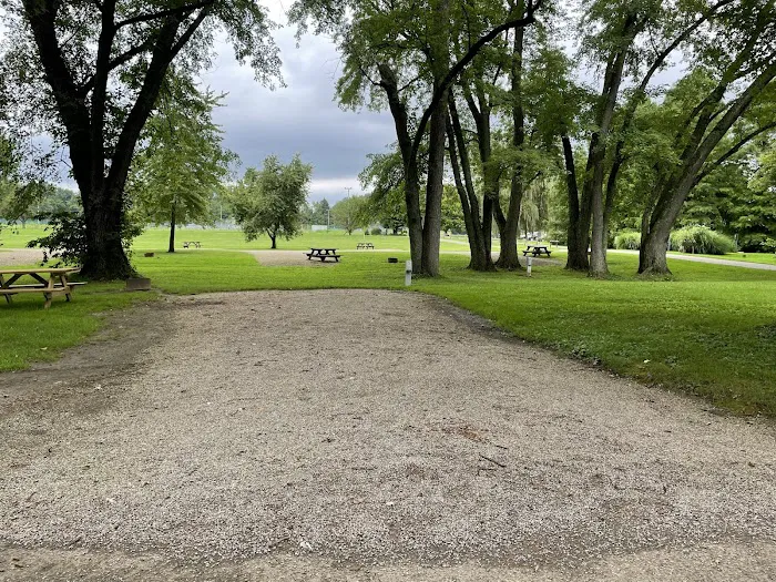 Lake Park Campground Picture 3