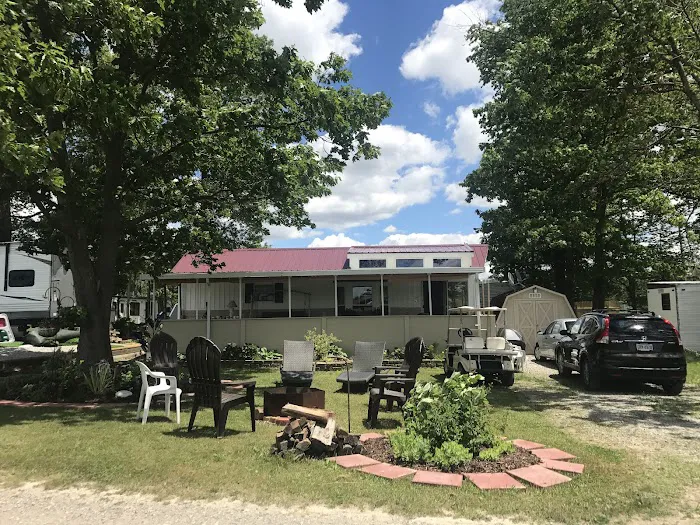 Town & Country Camp Resort Picture 2