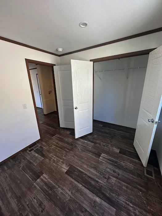 Twin Oaks Mobile Home Community Picture 7