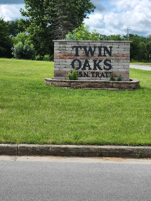 Twin Oaks Mobile Home Community Picture 4