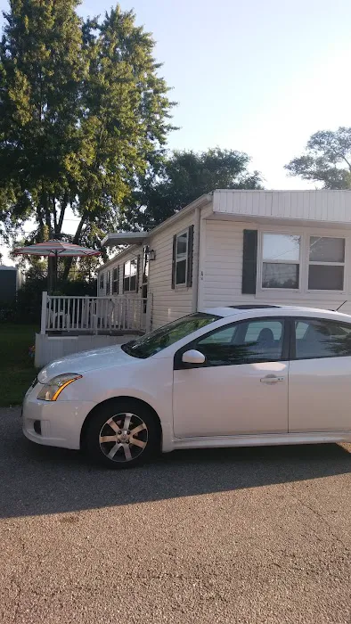 TOWN & COUNTRY MOBILE HOME COURT Picture 2