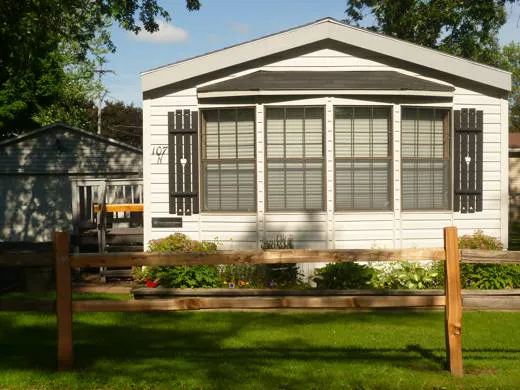 Village Terrace Manufactured Home Community Picture 2