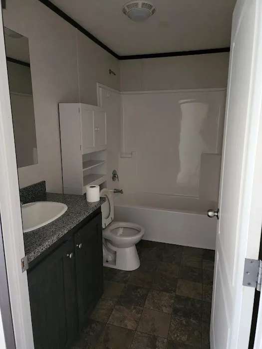 Colona Park Mobile Home Community Picture 3